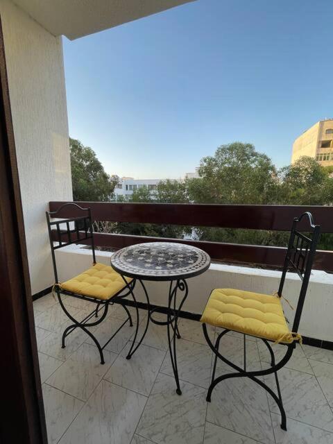 Beautiful 3-Bedroom Apt In The Heart Of Tanger Exterior foto
